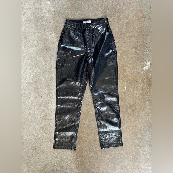 Abercrombie & Fitch Pants - NWT Abercrombie & Fitch Leather Curve Love The ‘90s Straight Ultra HR Navy 28|6